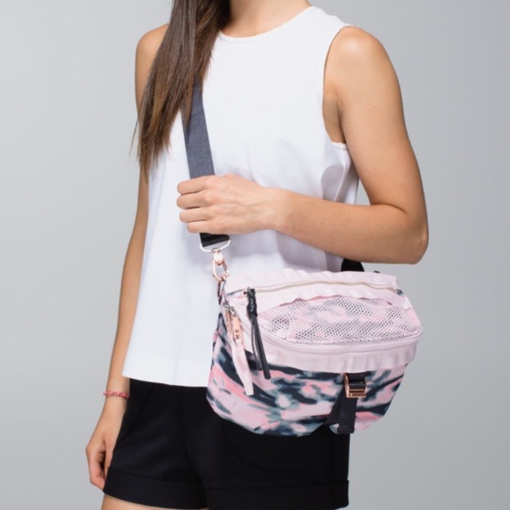 Lululemon Wamo Camo Go Lightly bag